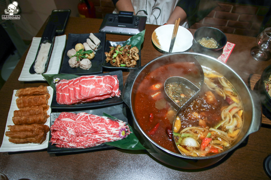 川堂紅成都麻辣火鍋專賣店